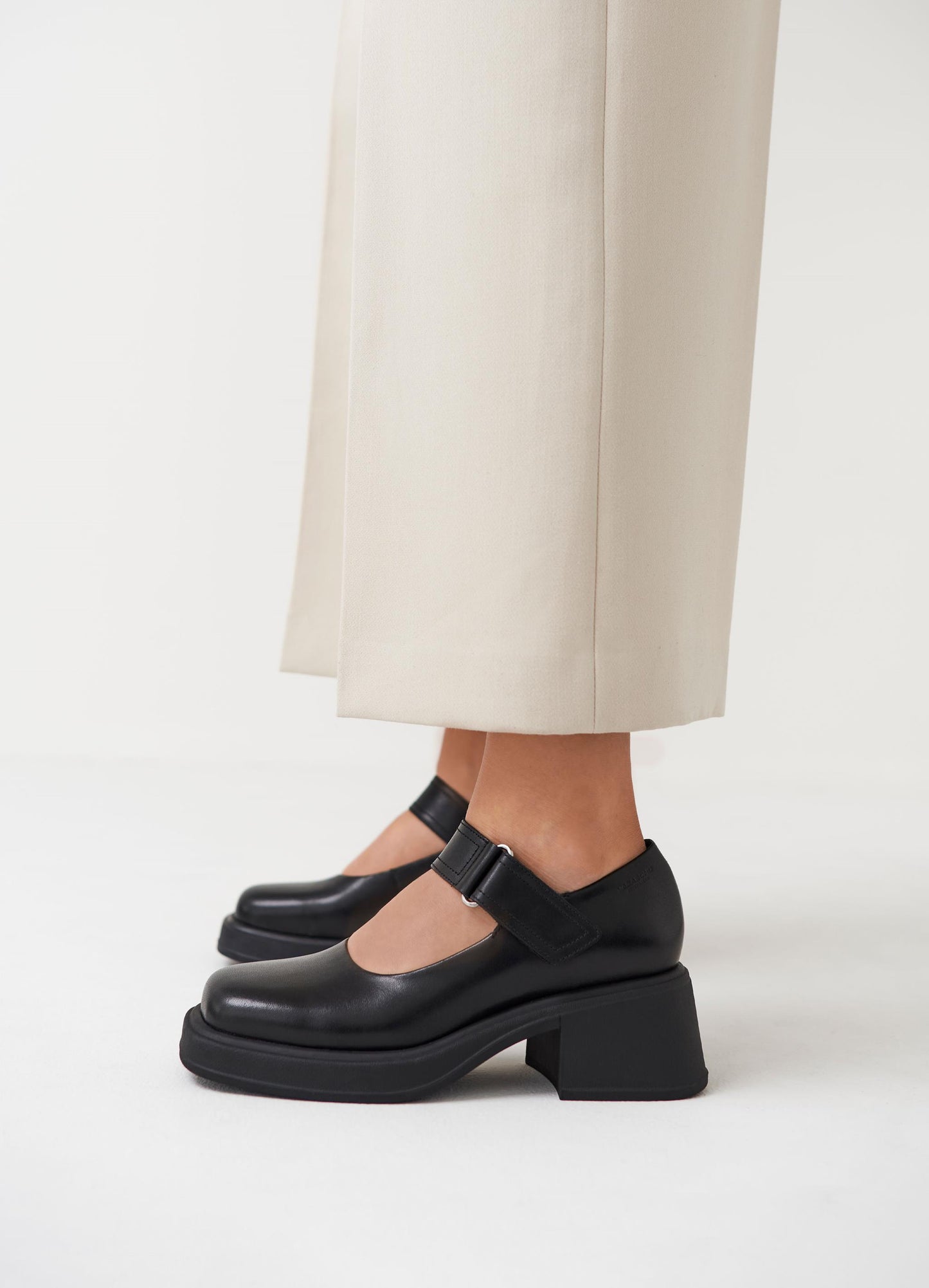 VAGABOND DORAH PUMPS