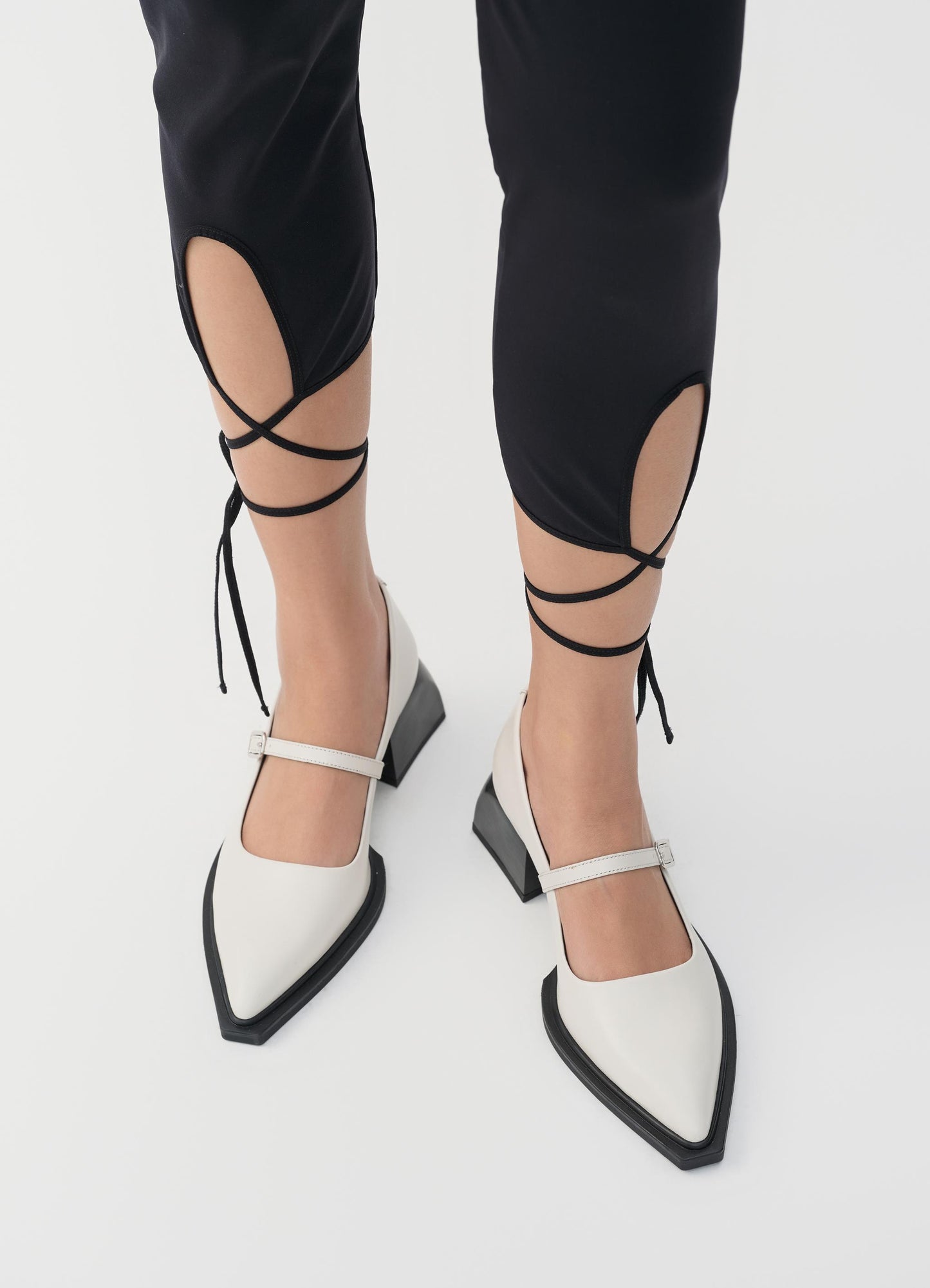 VAGABOND VIVIAN PUMPS