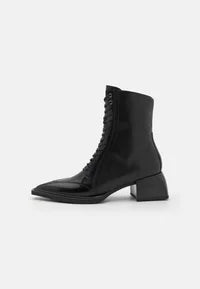 Vagabond  VIVIAN - Lace-up boots - black